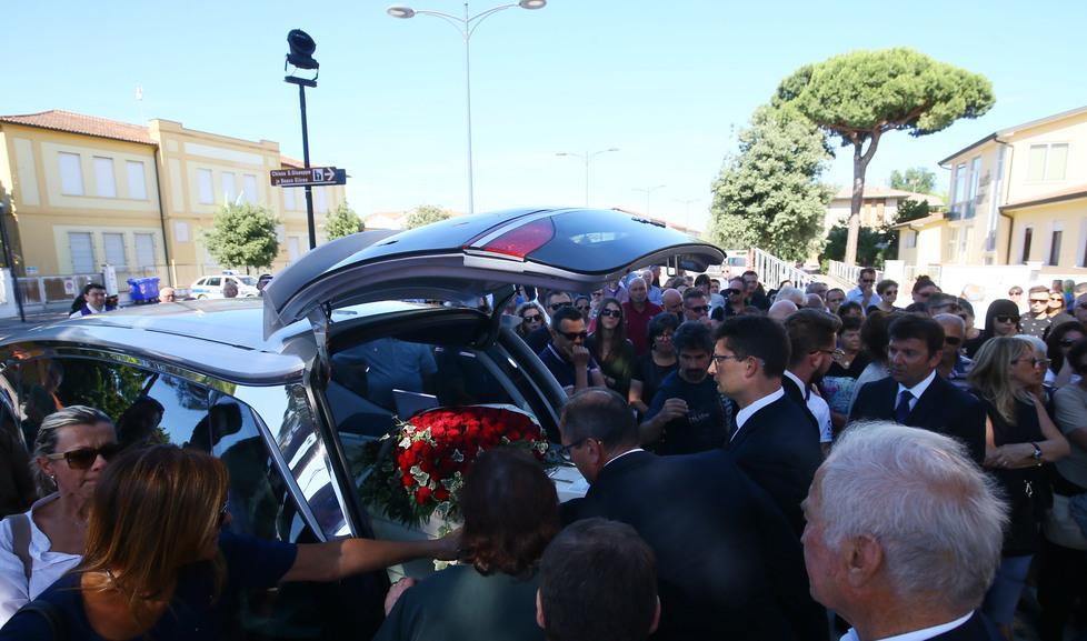 «Negli occhi resta il tuo bel sorriso» 