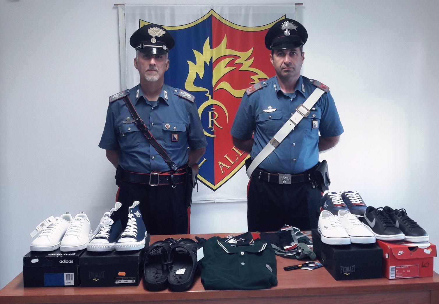 I carabinieri di Albinia e la merce recuperata 