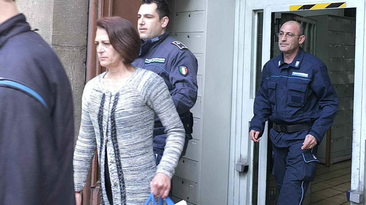 Fausta Bonino all'uscita dal carcere