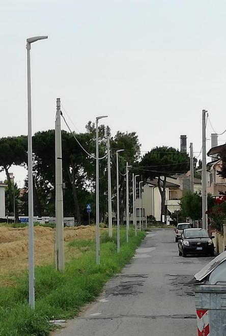 Nuovi lampioni dalla Mazzanta fino alla pineta di Castiglioncello