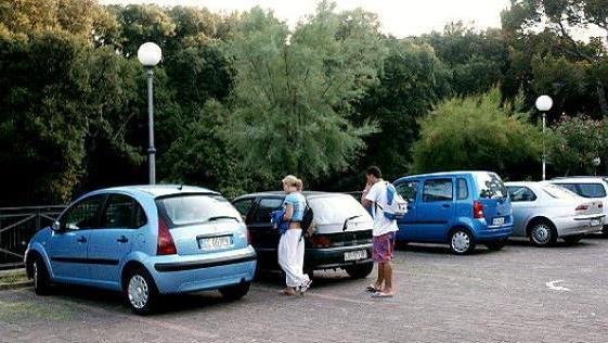 Recita scolastica al Pasquini pass negato alle famiglie