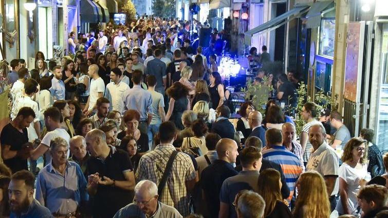 Cultura e shopping, è la festa più lunga