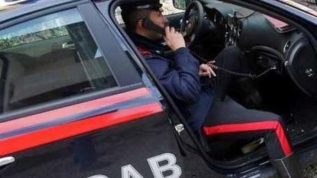Esibizionista si cala i pantaloni davanti a una bambina
