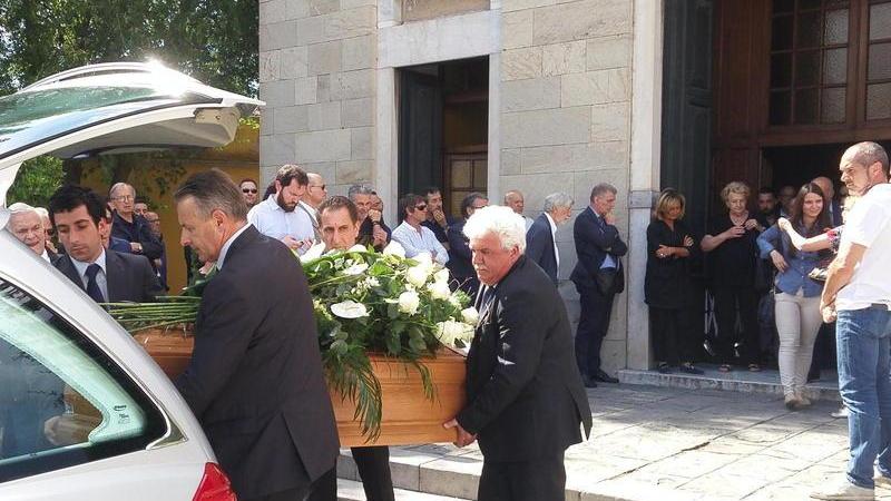 Tante gente per l’ultimo saluto a Torre