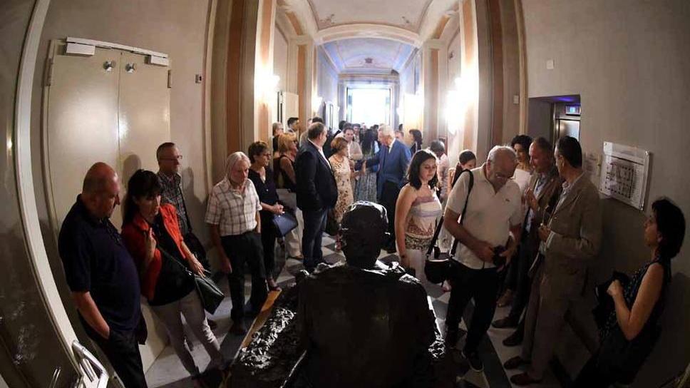 Carrara, tutti i colori e le forme del lavoro in mostra a Palazzo Cucchiari