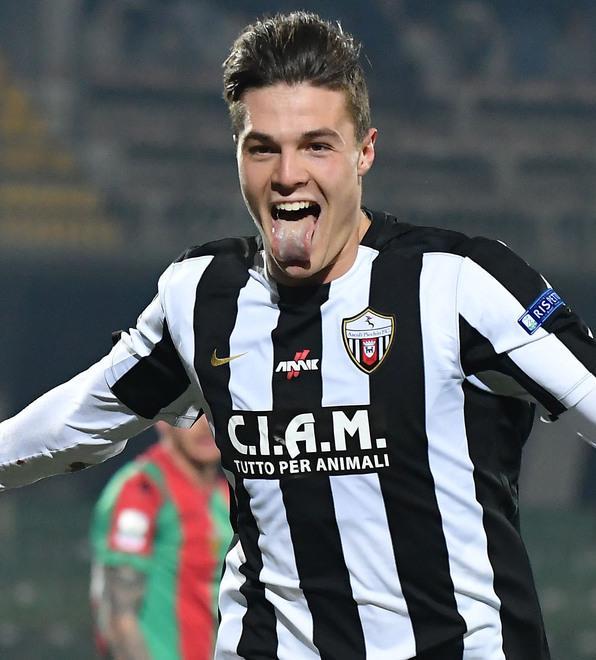 Addio Ascoli, l’ex amaranto va alla Juve