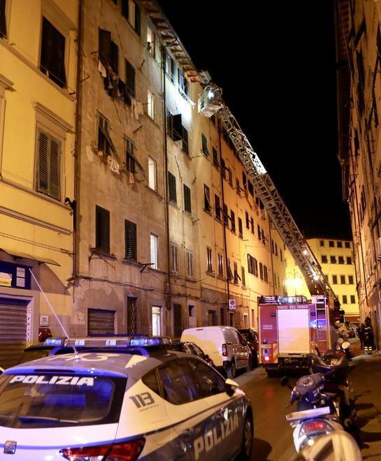 Crolla il soffitto della casa una famiglia evacuata 