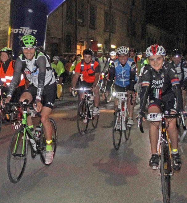 Stanotte tutti in sella per la Bike Night Da Parco Massari al mare pedalando
