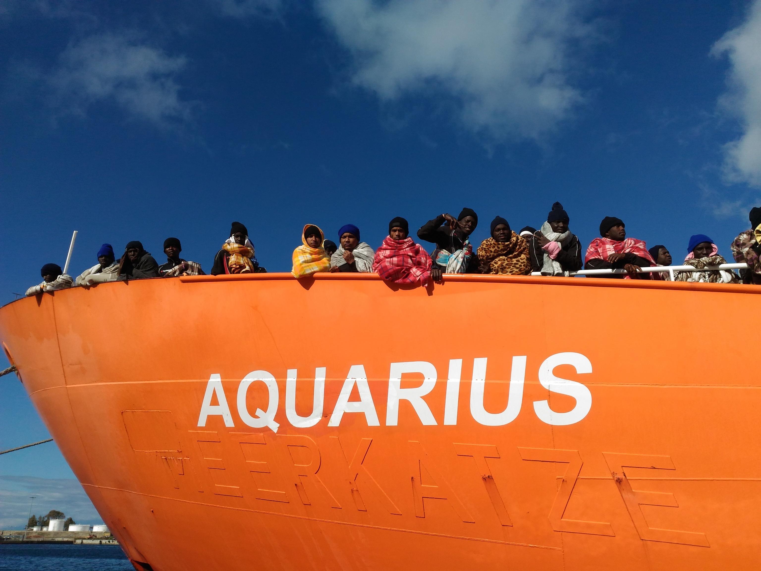 Migranti, i Cinque Stelle si spaccano: tre M5s votano la mozione Pd 