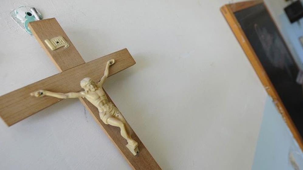 «Prendeva in giro gli studenti» Professore sotto processo
