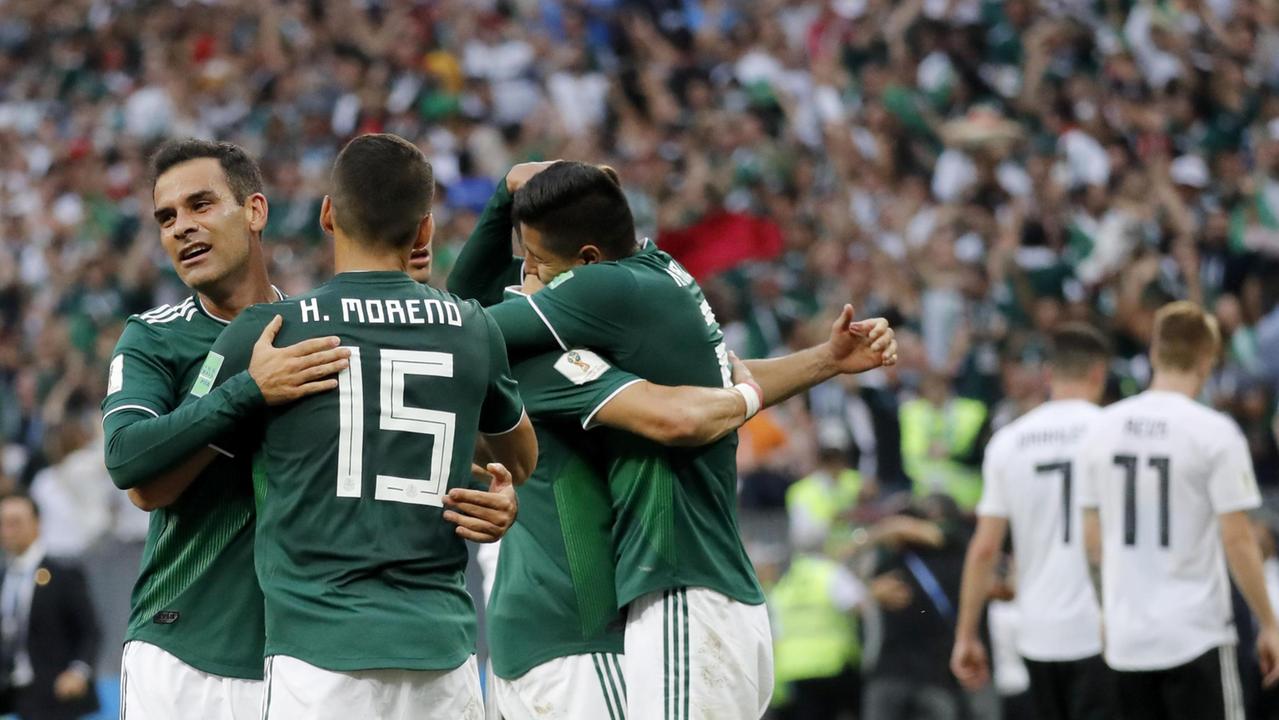 I messicani festeggiano la vittoria sui campioni del mondo