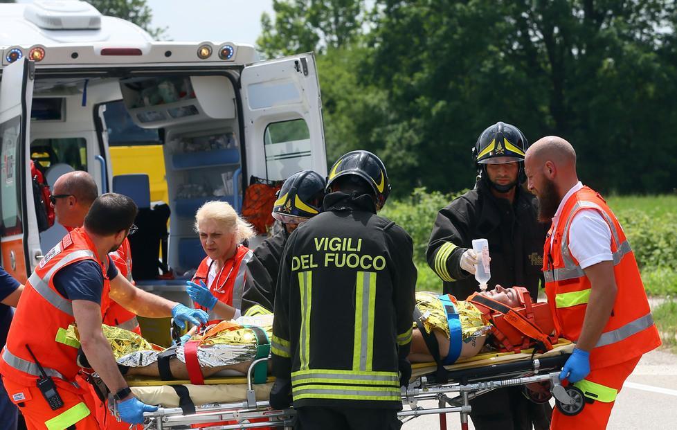 Manzolino. Cade con la motocicletta Un 19enne è gravissimo 