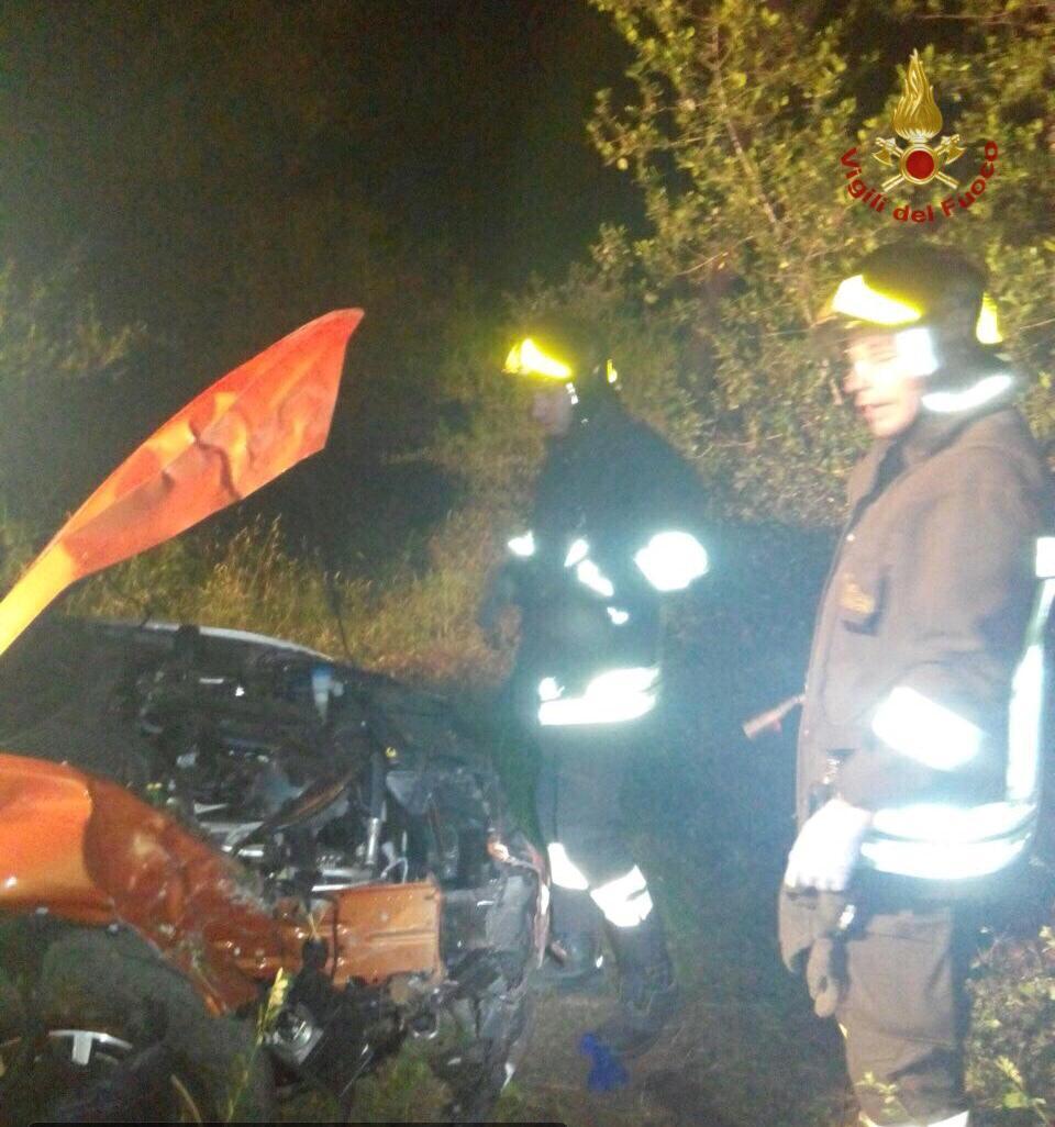 L'auto e i vigili del fuoco