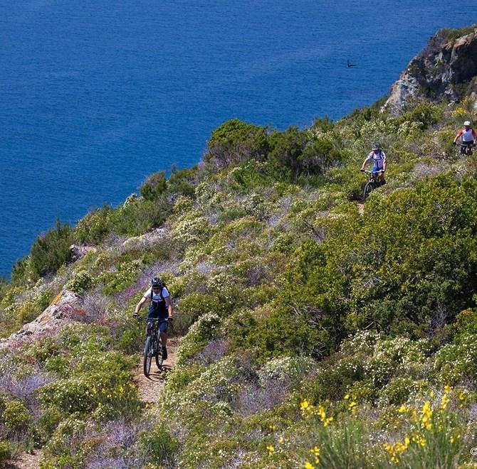Non solo mare, l’Elba ti dà di più: ecco la vacanza "esperenziale" - Video