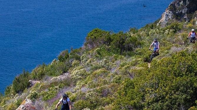 Non solo mare, l’Elba ti dà di più: ecco la vacanza "esperenziale" - Video