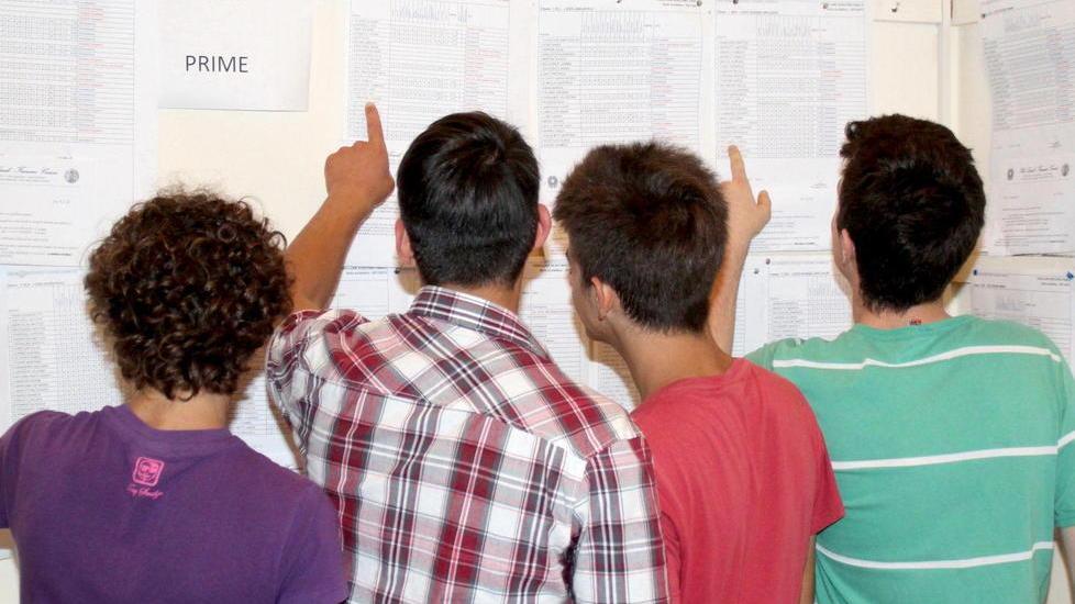 Quattro studenti del liceo rimandati “per errore”