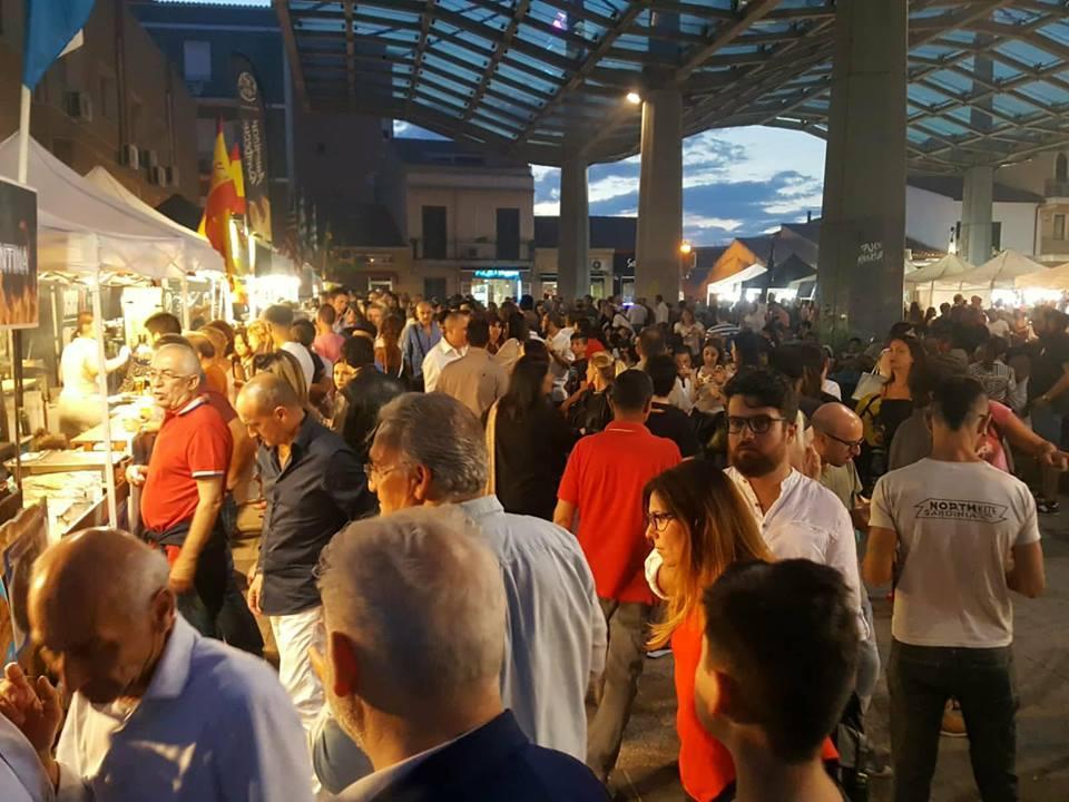Olbia, a migliaia in centro per la Festa del gusto