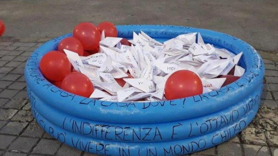 Installazione a favore dei migranti
