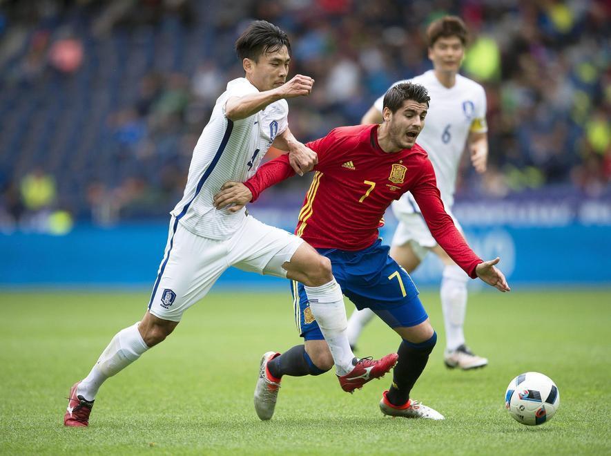 Caccia al centravanti, il Milan pensa a Morata 