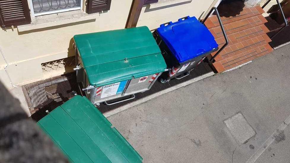 San Martino, la puzza di pesce eliminata da speciali contenitori