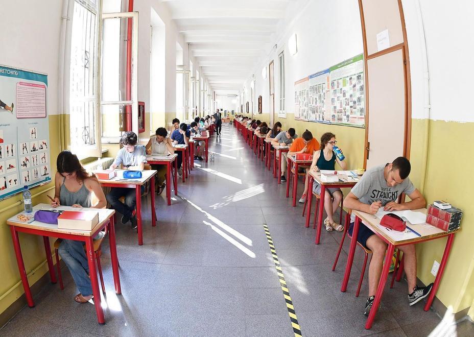 Modena, domani scatta la maturità per 5642 alunni modenesi 