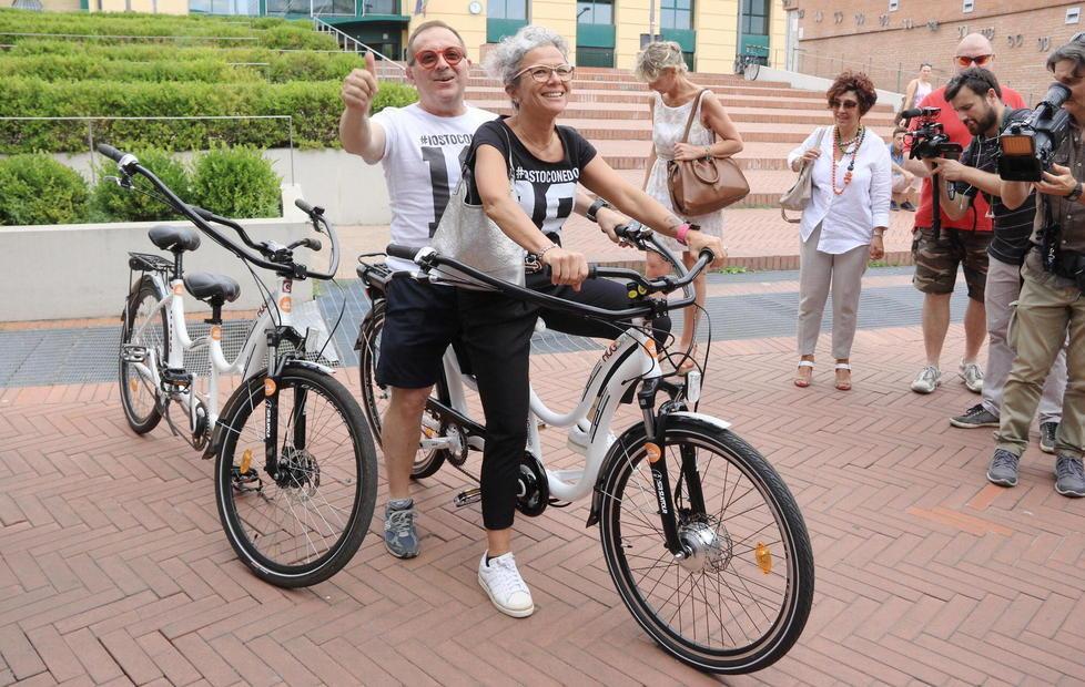 #Iostoconedo regala alla città due tandem «Gara di solidarietà» 
