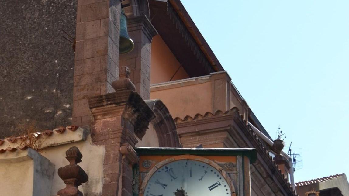 Primi interventi per il restauro dell’antico orologio