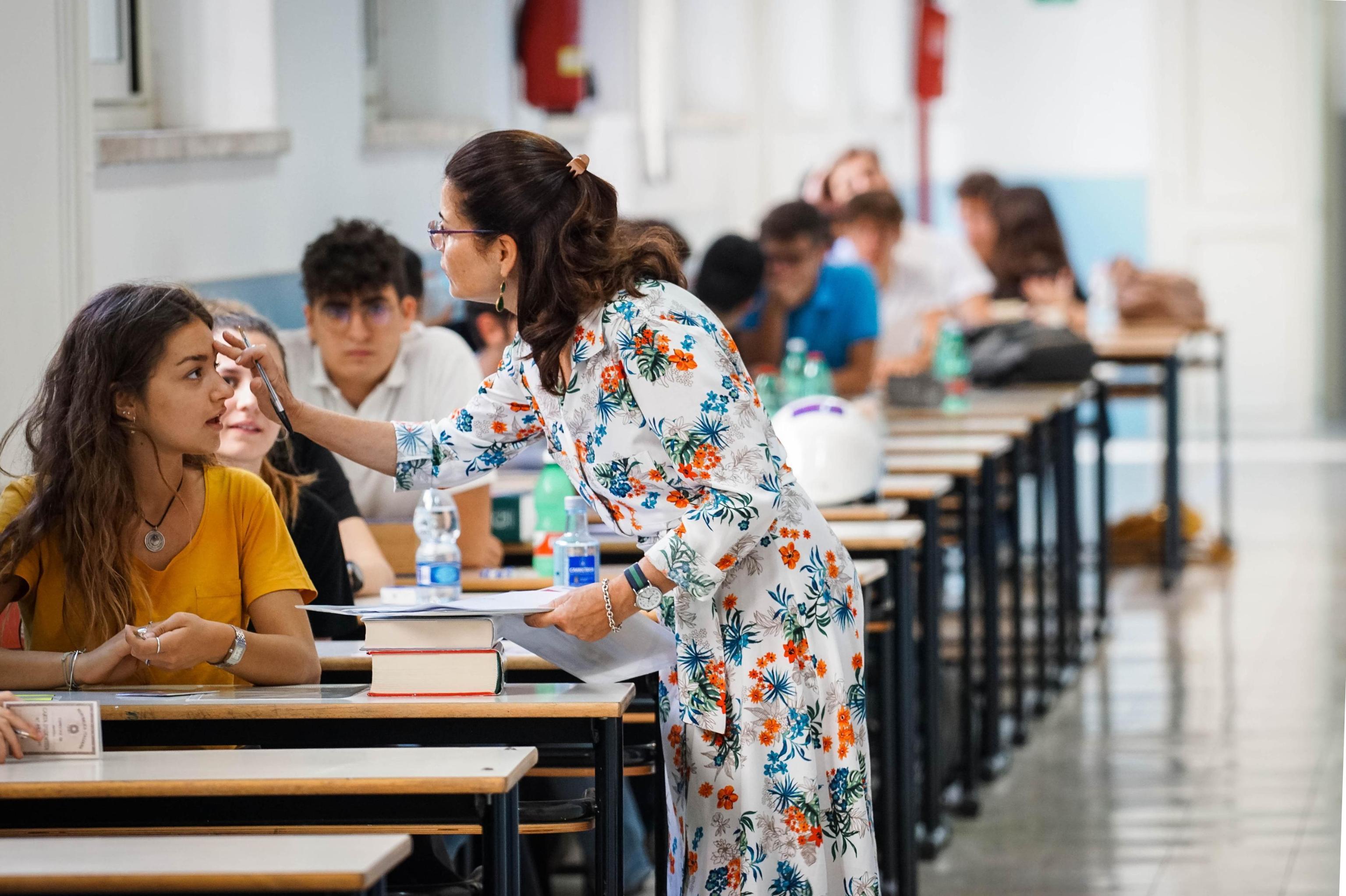 Reggio Emilia, maturità 2018: per la prima prova Bassani, la costituzione, De Gasperi e Moro, la clonazione e la solitudine 