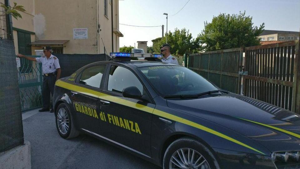 Un'auto della Guardia di finanza