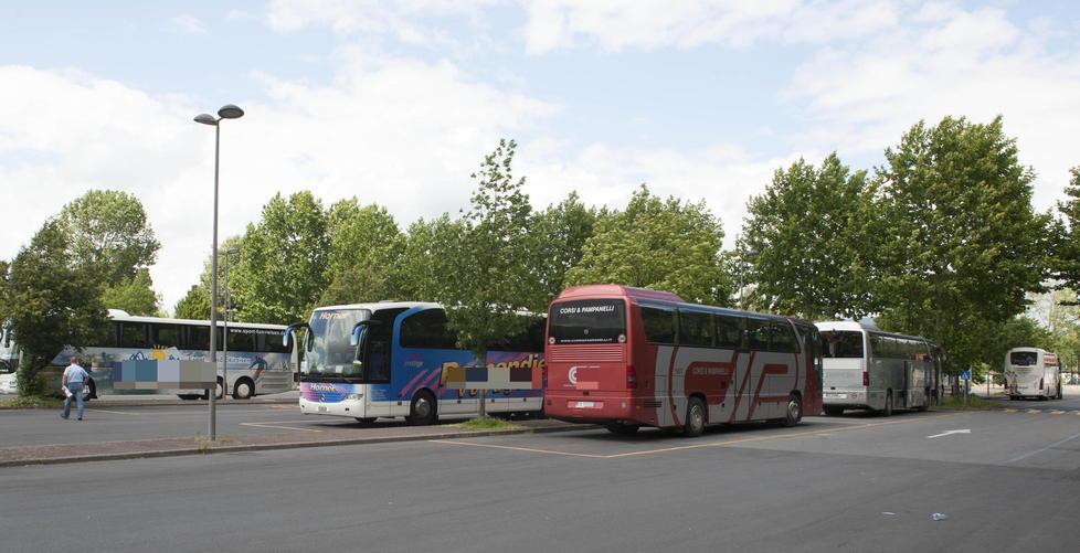 Guerra tra Comune e pullman turistici: 60mila euro di multe 