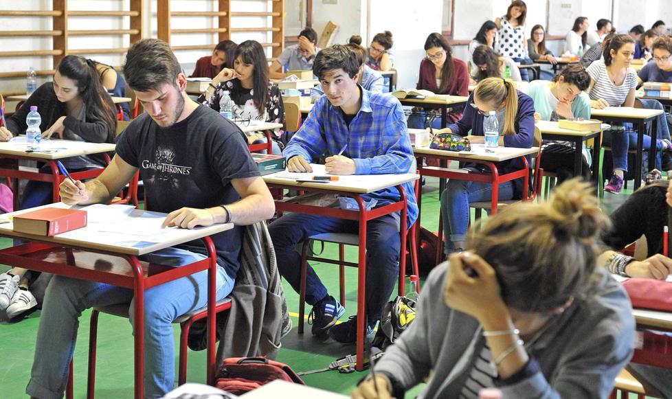 Duemila su banchi per la prova di italiano