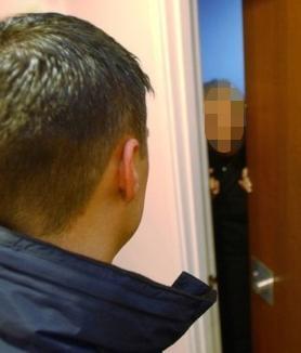 Anziani mettono in fuga truffatore 