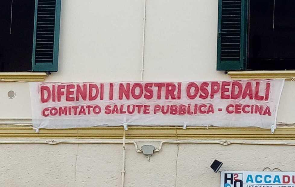 Striscioni del Comitato salute pubblica 