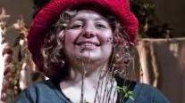 L’attrice Elena Guerrini porta “Orti insorti” al centro anziani