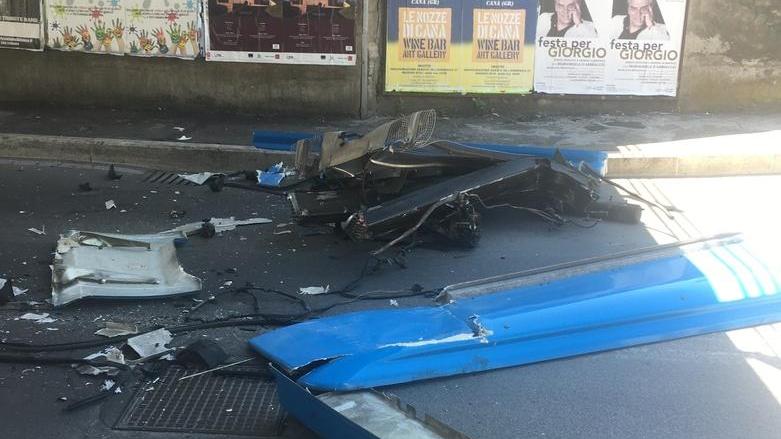 Bus incastrato nel sottopasso Il secondo in quattro giorni