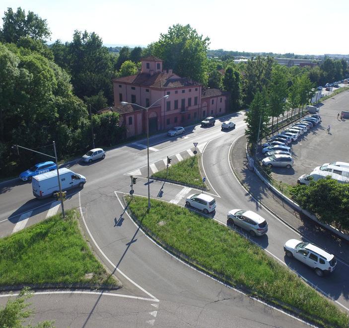 Via Emilia est, rotatoria ok 