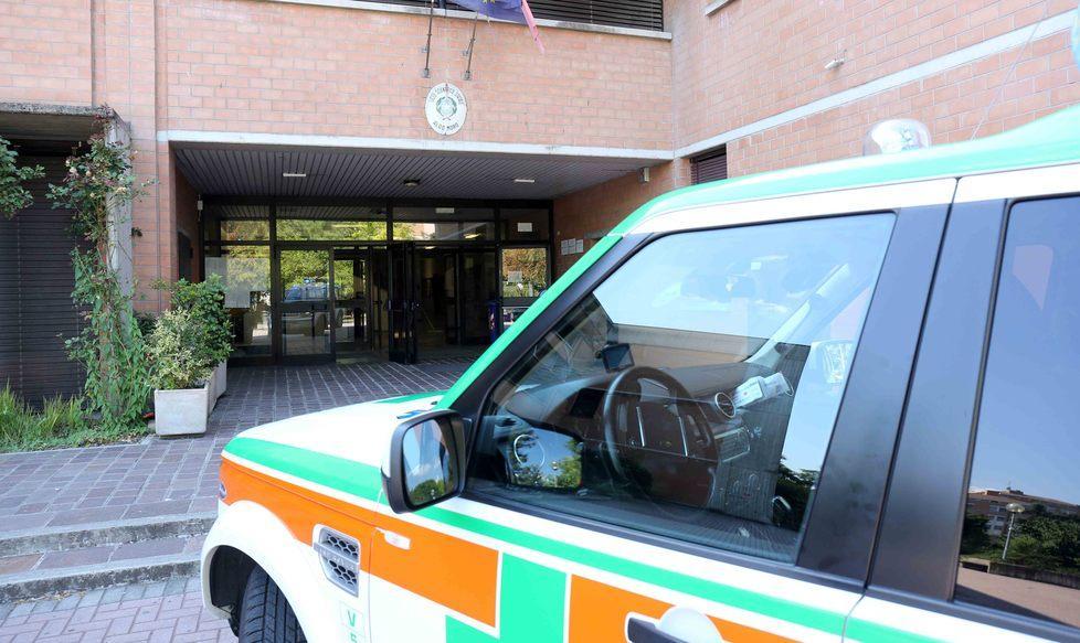 Bidella ha un malore al liceo Moro, portata in ospedale