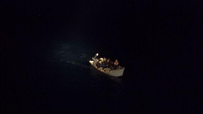 Gdf intercetta 21 migranti su due barche al largo di Capo Teulada 