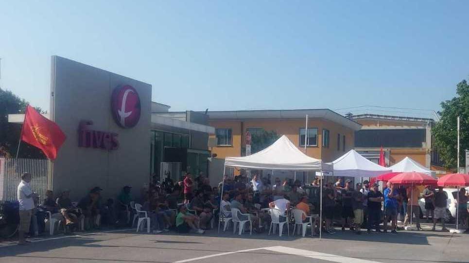 Quarto giorno di sciopero alla Fives Oto di Boretto
