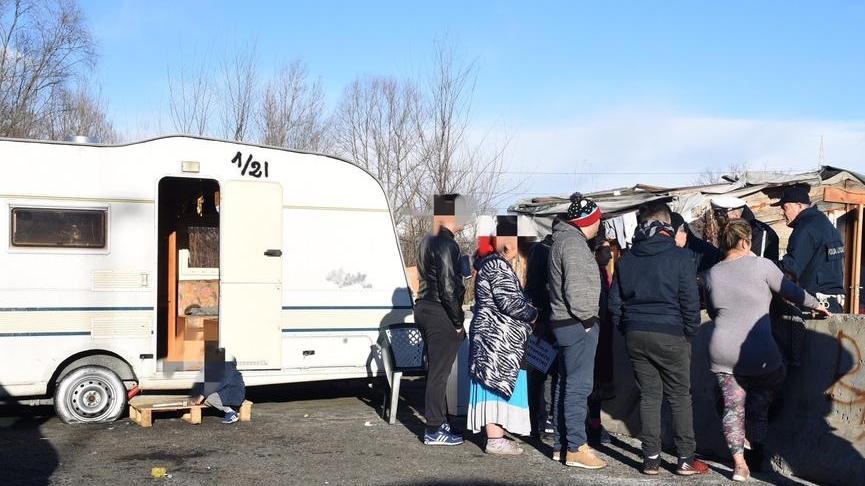 Gli rapinano il Rolex coppia di rom arrestata