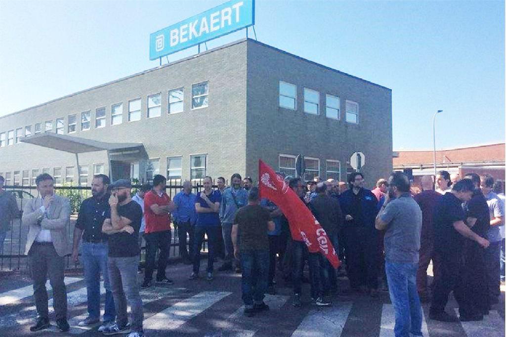 Bekaert chiude la fabbrica a Figline, 318 posti a rischio. I lavoratori occupano lo stabilimento
