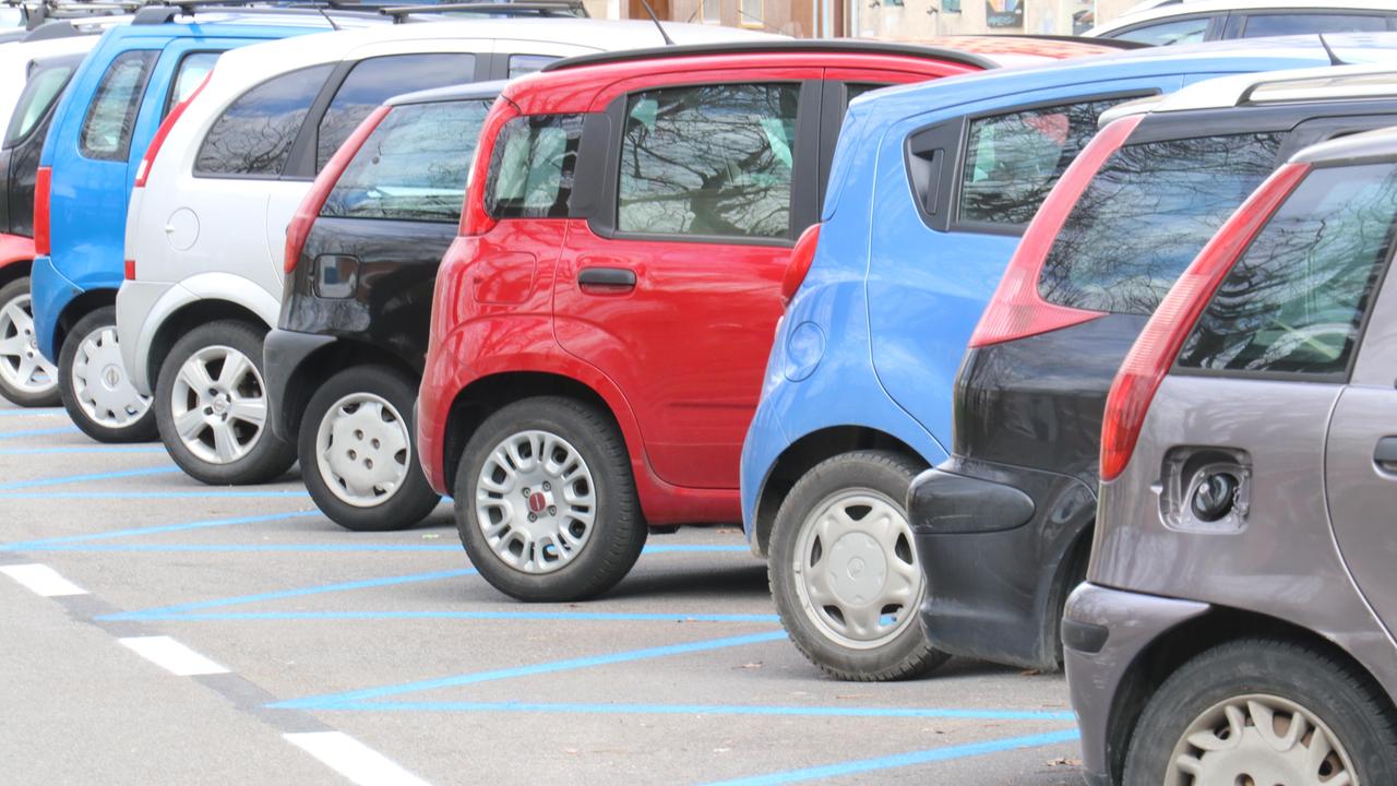 Parcheggi blu (foto d'archivio)