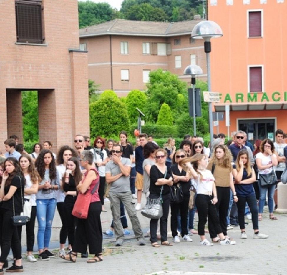 A Savignano l'ultimo abbraccio a Licia: in centinaia per l’addio