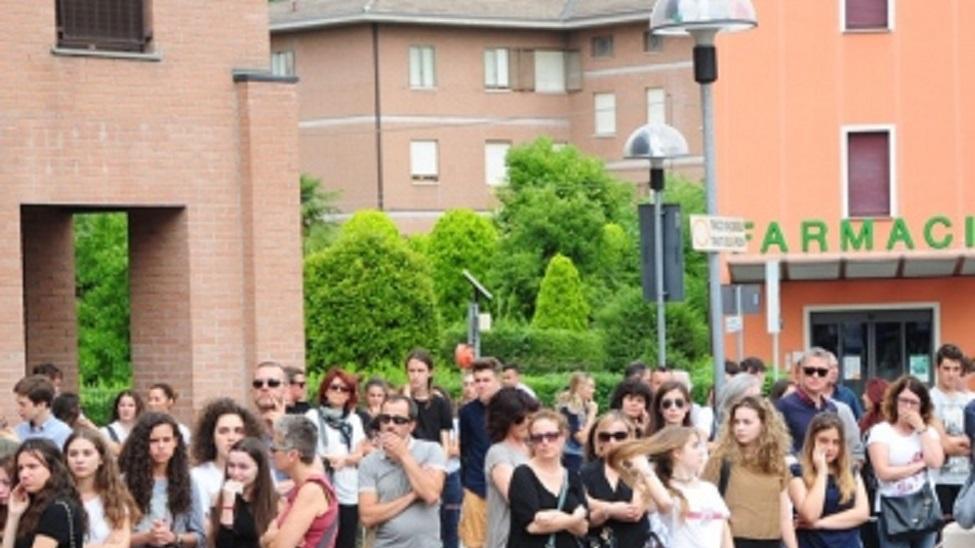 A Savignano l'ultimo abbraccio a Licia: in centinaia per l’addio