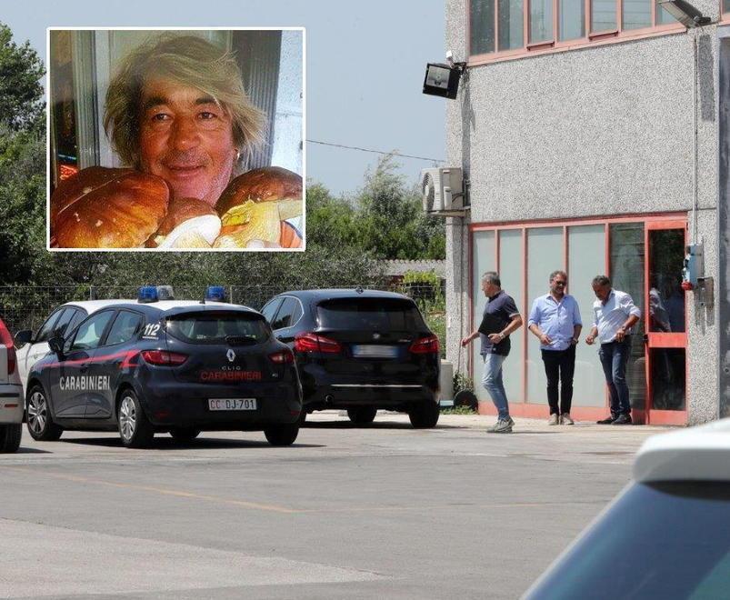 Entra nel suo capannone e trova il corpo dell’amico 