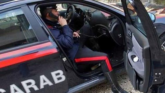 Inseguiti dopo il furto da un paracadutista