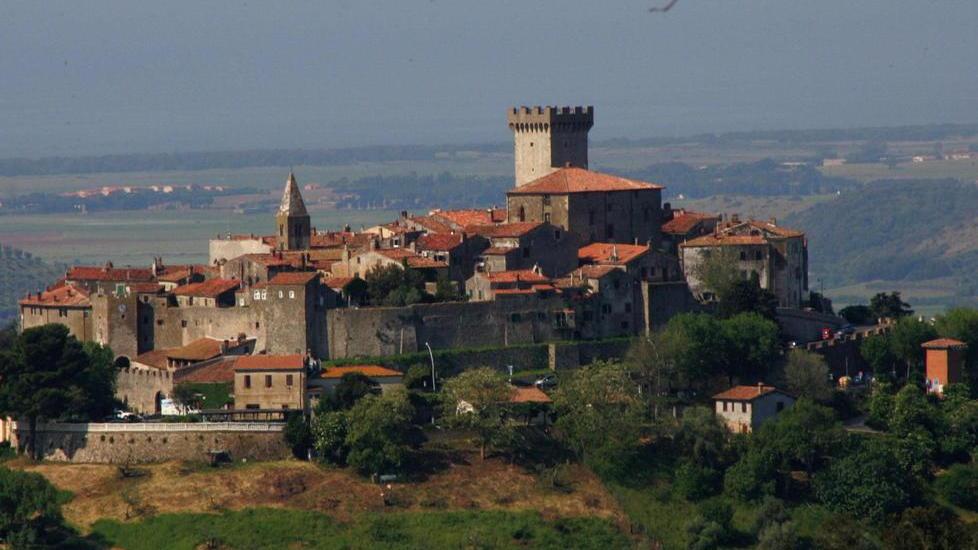I ladri svaligiano una casa Bottino un’auto e gioielli