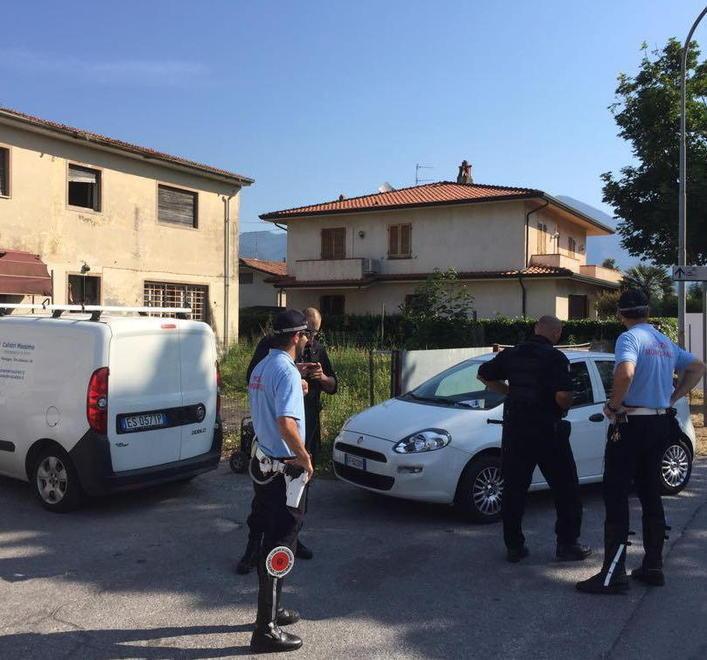 Blitz dei vigili all’ex Piramo Corse 