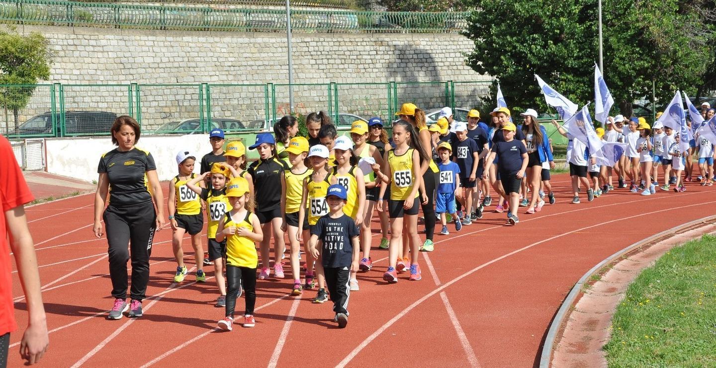 Baby atleti in campo per sostenere l’Avis 