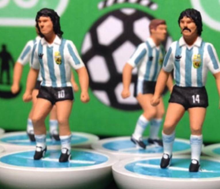 Una foto con le comunità e il torneo di Subbuteo 